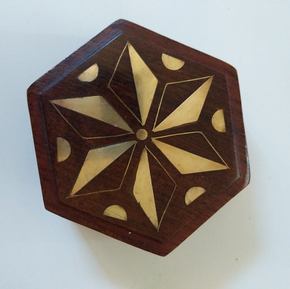 Vintage Woody and brass box - Picture 1 of 4